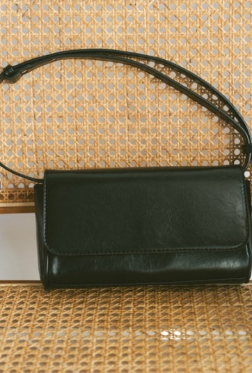 Faux Leather 方肩包